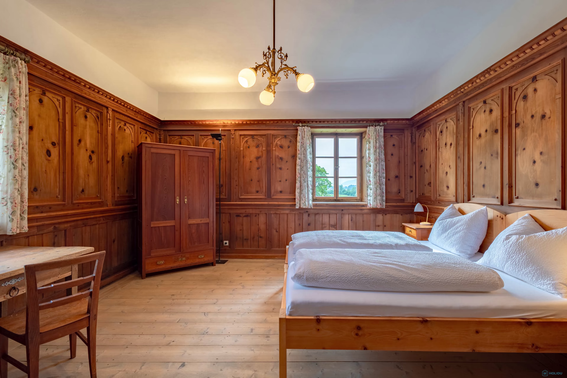 Erker Suite interior 17