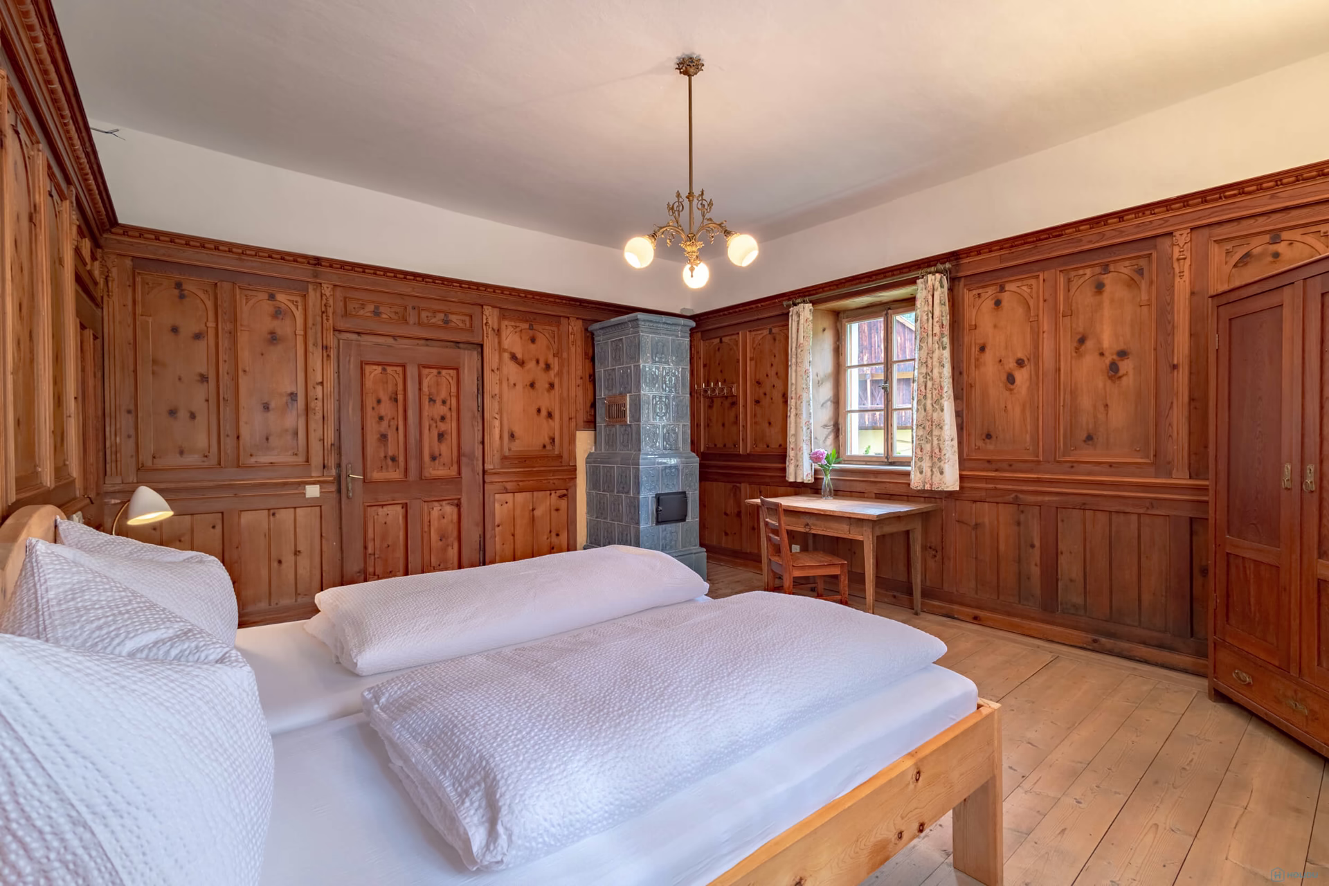 Erker Suite interior 21