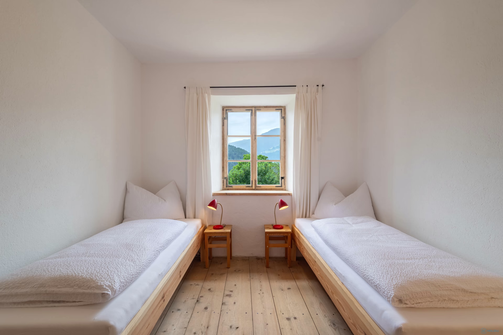 Apartment Gotik interior 22